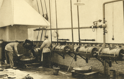 747 Interieur van de Rijksmunt (Leidseweg 90) te Utrecht: blancheerinrichting.